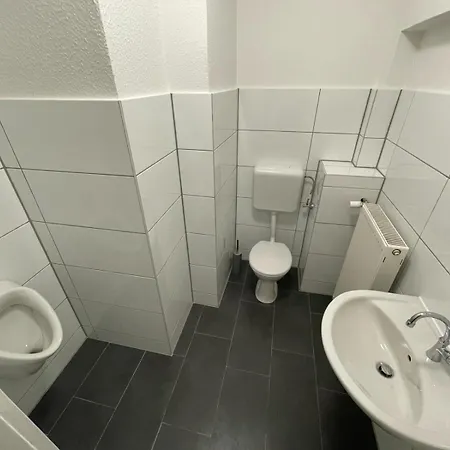 Konukevi Einzelzimmer Im Monteurhaus Gemeinschaftsbad Und Kueche *
