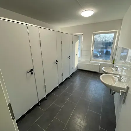 Einzelzimmer Im Monteurhaus Gemeinschaftsbad Und Kueche Duisburg